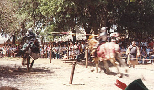 Joust002.jpg (53183 bytes)